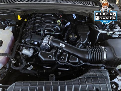 Used 2025 Jeep Grand Cherokee Altitude AWD/4WD image 32