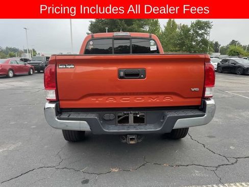 Used 2017 Toyota Tacoma SR5 w/ Tow Package RWD image 7