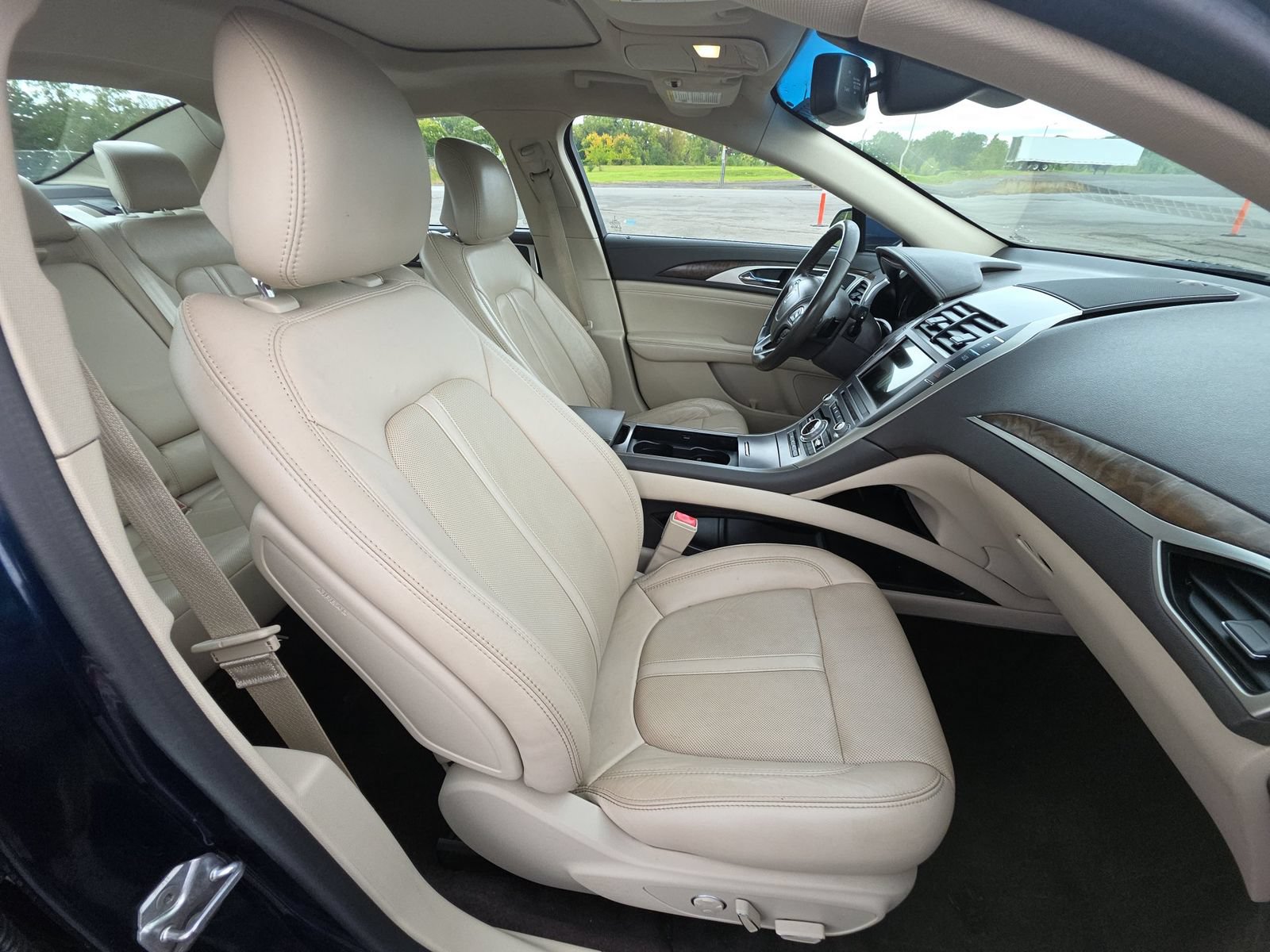 Used 2017 Lincoln MKZ Reserve w/ Climate Package AWD/4WD image 10