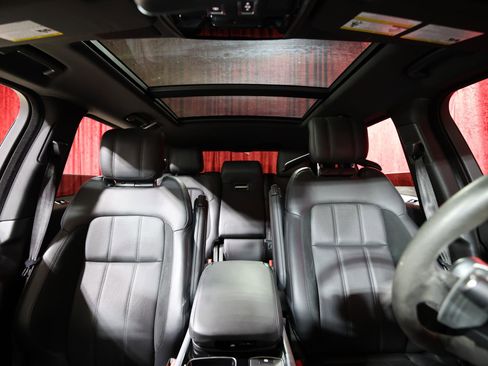 Used 2019 Land Rover Range Rover Sport HST image 28