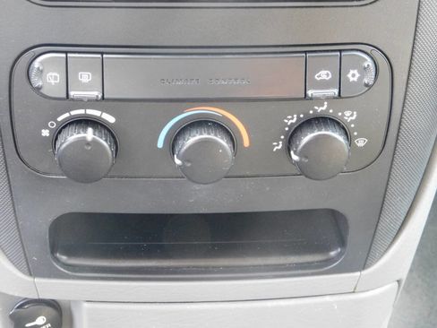 Used 2005 Dodge Caravan SE w/ Popular Equipment Group image 13