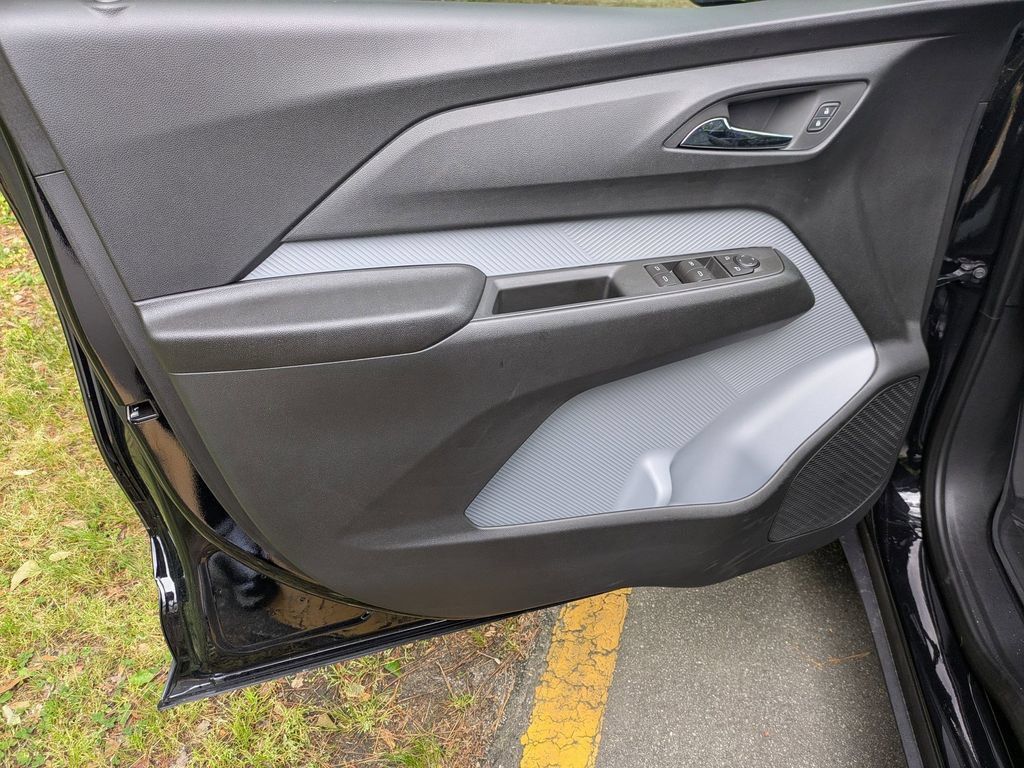 New 2027 Chevrolet Bolt RS FWD image 9