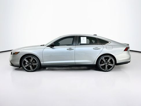 Used 2023 Honda Accord Sport image 4