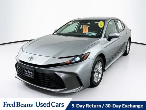 Used 2026 Toyota Camry LE AWD/4WD image 3