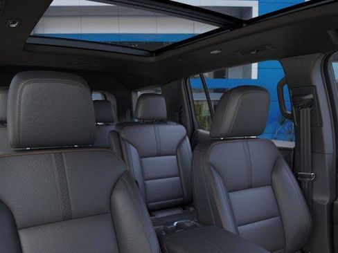 New 2026 Chevrolet Traverse High Country FWD image 24