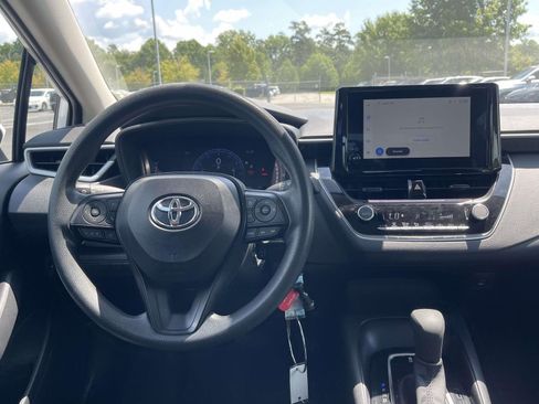 Used 2026 Toyota Corolla LE FWD image 13