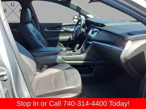 Used 2025 Cadillac XT5 Premium Luxury AWD/4WD image 9