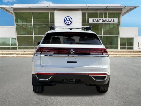 New 2026 Volkswagen Atlas Cross Sport SE image 4