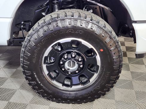 New 2026 Ford F350 Platinum w/ Tremor Off-Road Package AWD/4WD image 10