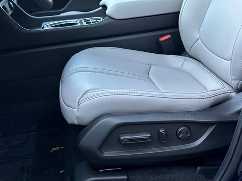 New 2025 Honda Pilot Touring image 15
