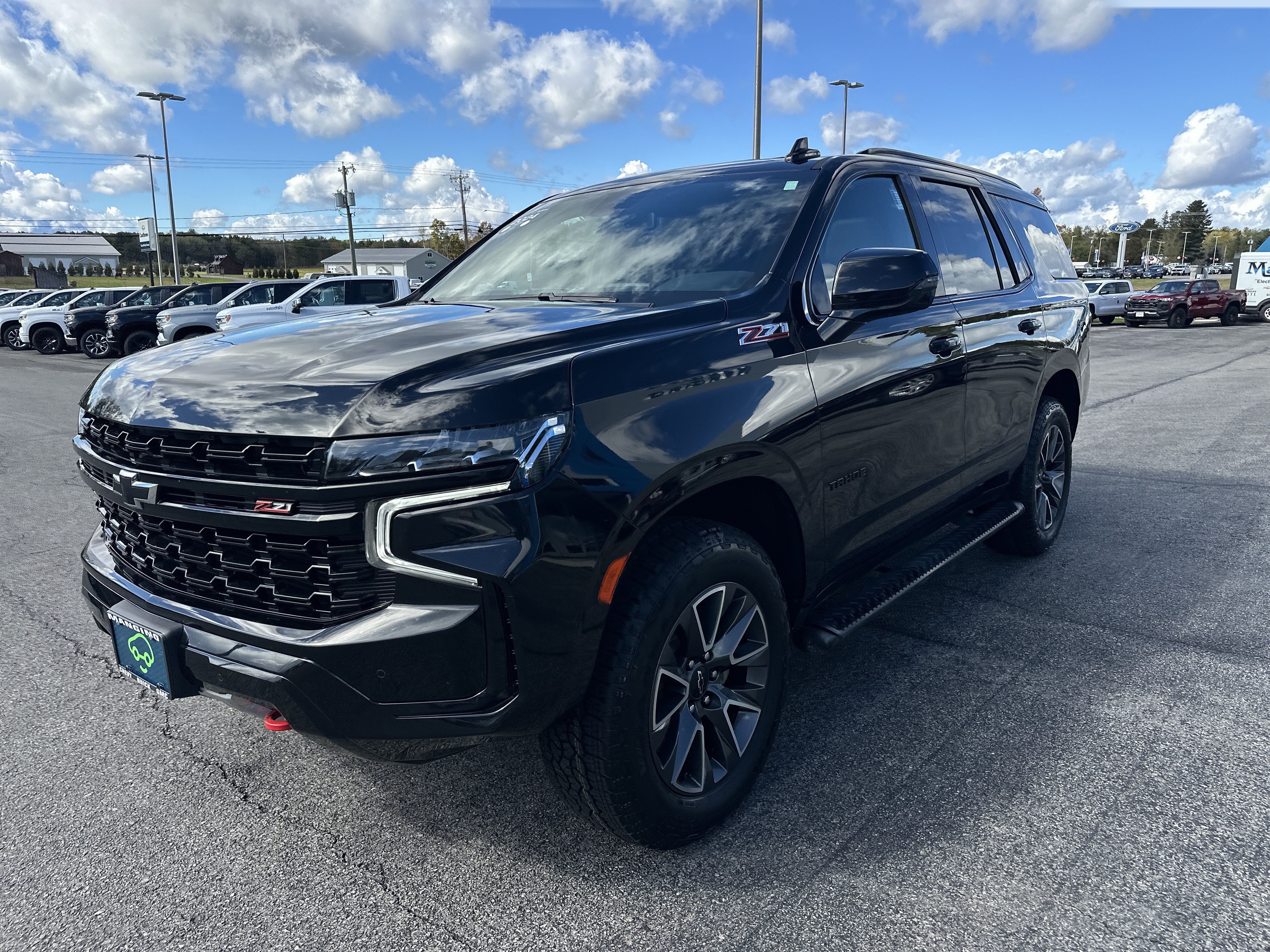 Certified 2024 Chevrolet Tahoe Z71 w/ Luxury Package AWD/4WD image 3