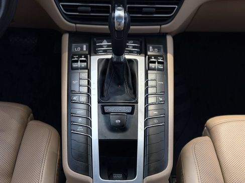 Used 2021 Porsche Macan S AWD/4WD image 17