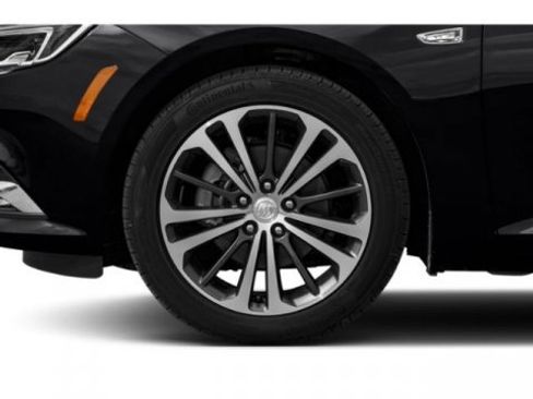 Used 2018 Buick Regal Essence image 10