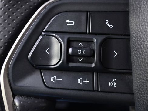 Used 2025 Toyota 4Runner TRD Off-Road image 34