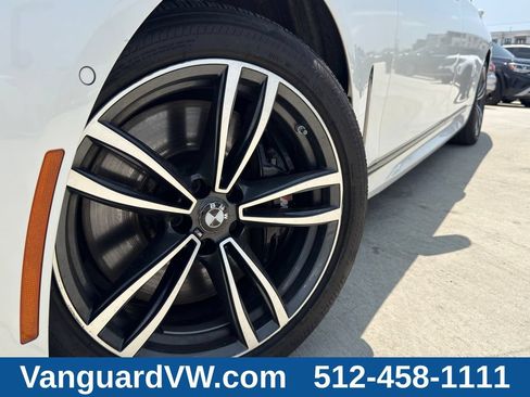Used 2022 BMW 750i xDrive w/ Executive Package AWD/4WD image 5