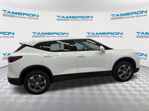 Used 2025 Chevrolet Blazer LT FWD image 6