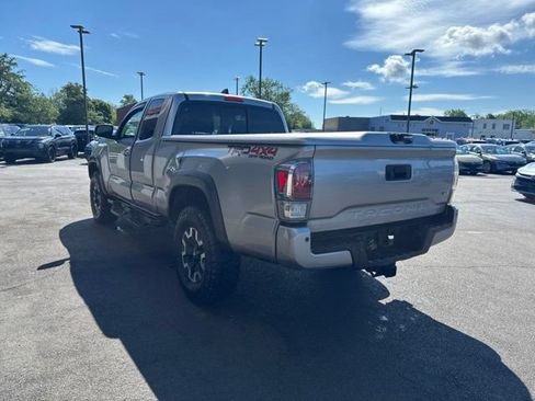 Used 2021 Toyota Tacoma TRD Off-Road w/ TRD Premium Off Road Package AWD/4WD image 4