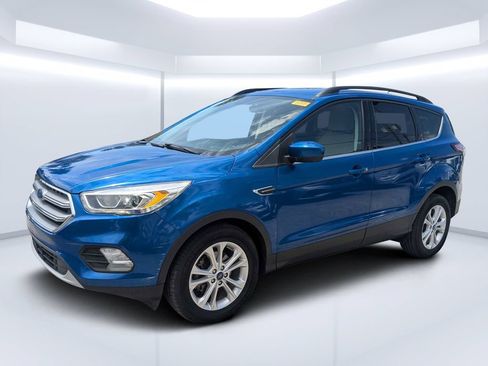 Used 2017 Ford Escape SE w/ Equipment Group 201A FWD image 7