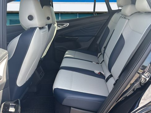 New 2025 Volkswagen ID.4 Pro S RWD image 15