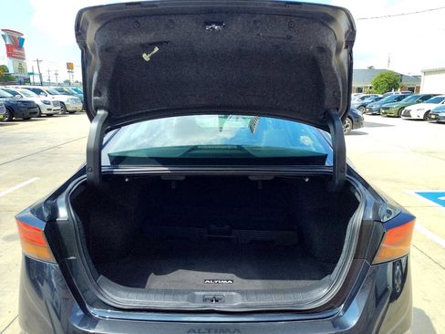 Used 2019 Nissan Altima 2.5 Platinum image 42