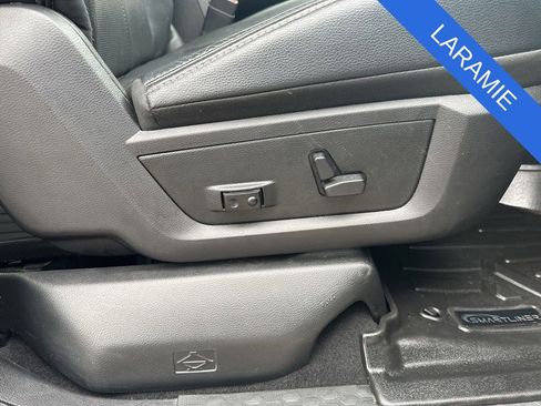 Used 2018 RAM 2500 Laramie w/ Snow Chief Group AWD/4WD image 9