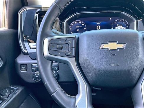 Used 2023 Chevrolet Silverado 1500 LT AWD/4WD image 23