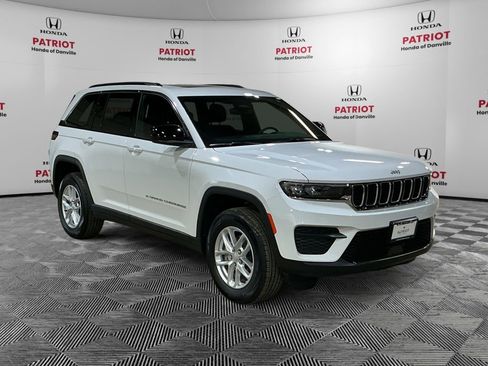 Used 2024 Jeep Grand Cherokee Laredo X w/ Luxury Tech Group I AWD/4WD image 7