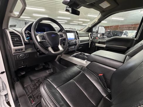 Used 2020 Ford F350 Lariat w/ Chrome Package image 14
