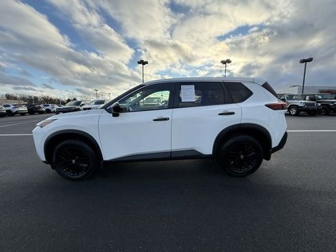 Certified 2021 Nissan Rogue S image 8