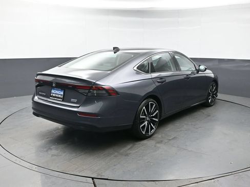 Used 2023 Honda Accord Touring image 7
