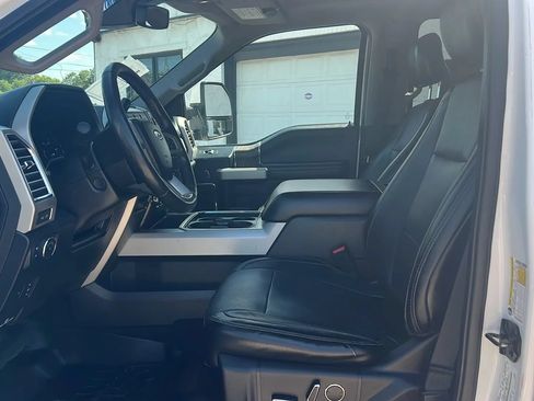 Used 2017 Ford F250 Lariat w/ Lariat Ultimate Package AWD/4WD image 8