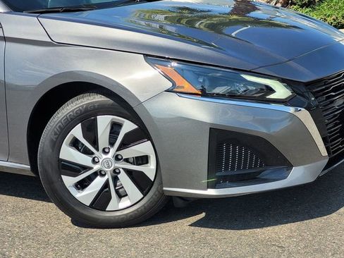 Certified 2025 Nissan Altima 2.5 S FWD image 9