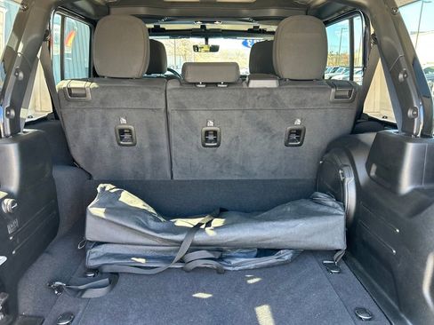 Used 2023 Jeep Wrangler Unlimited Rubicon 4xe w/ Cold Weather Group AWD/4WD image 25
