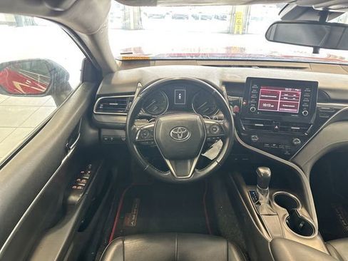 Used 2021 Toyota Camry SE FWD image 2