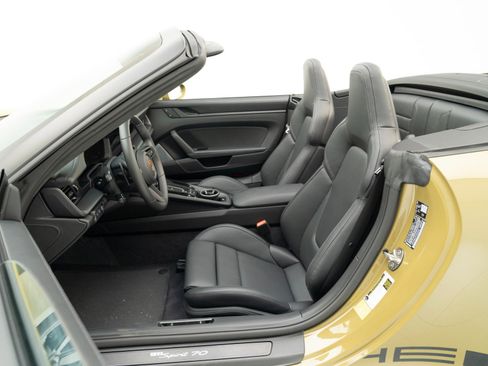 Certified 2026 Porsche 911 GTS image 19