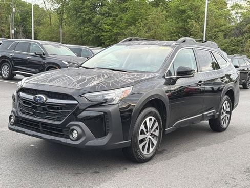 Certified 2025 Subaru Outback Premium AWD/4WD image 12