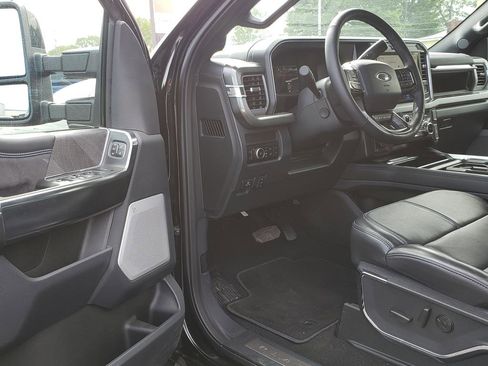 Used 2025 Ford F350 Platinum AWD/4WD image 13