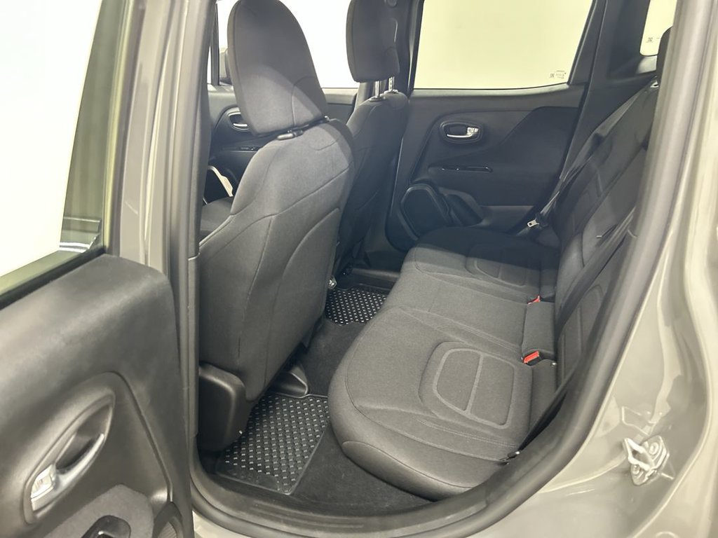 Used 2021 Jeep Renegade Latitude w/ Convenience Group AWD/4WD image 19