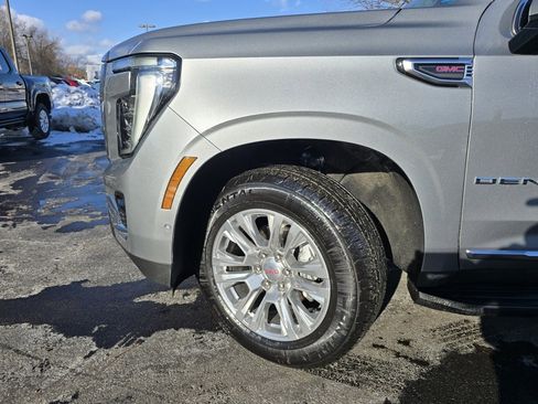 Used 2025 GMC Yukon Denali image 2