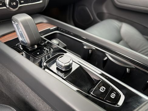 Certified 2024 Volvo XC60 B5 Plus w/ Protection Package Premier AWD/4WD image 26