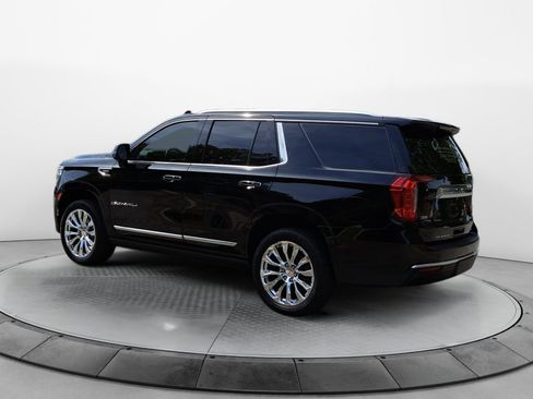 Used 2021 GMC Yukon Denali w/ Denali Premium Package image 5