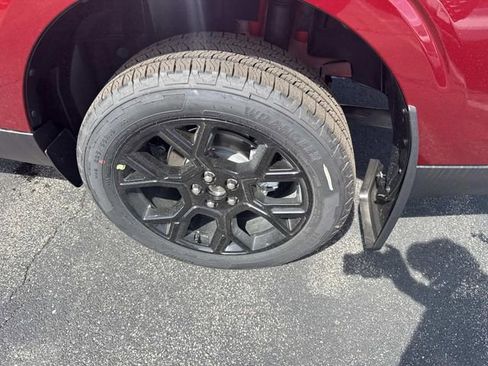 New 2026 Ford Maverick XLT w/ XLT Luxury Package AWD/4WD image 4