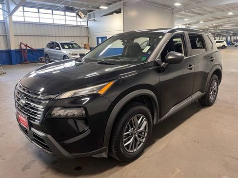 Used 2024 Nissan Rogue S image 8