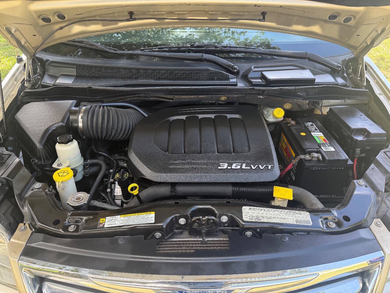 Used 2011 Chrysler Town & Country Touring FWD image 15