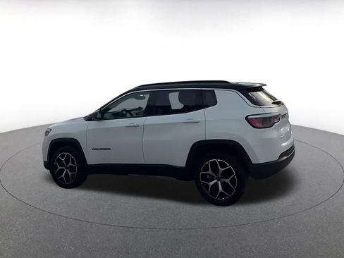 Used 2025 Jeep Compass Limited image 16