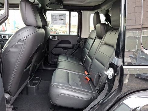 Used 2018 Jeep Wrangler Unlimited Sahara w/ Cold Weather Group image 10