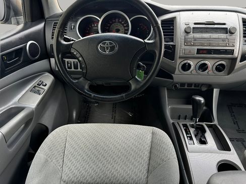 Used 2010 Toyota Tacoma AWD/4WD image 19