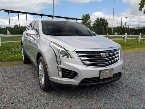 Used 2017 Cadillac XT5 FWD image 3