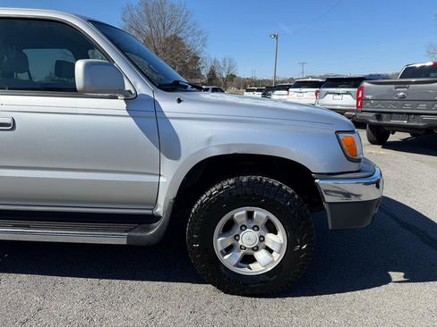 Used 2002 Toyota 4Runner SR5 image 29