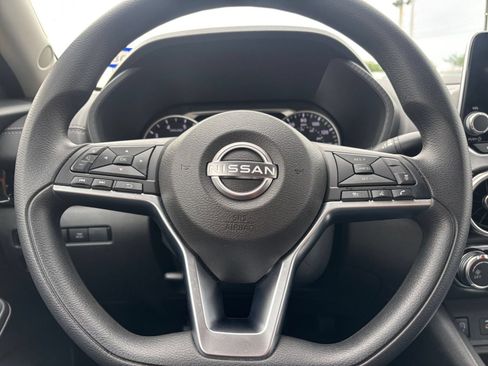 Used 2025 Nissan Sentra SV FWD image 25
